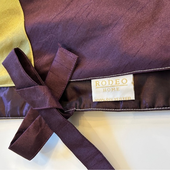 Rodeo Home Christmas Tree Skirt - Picture 2 of 5